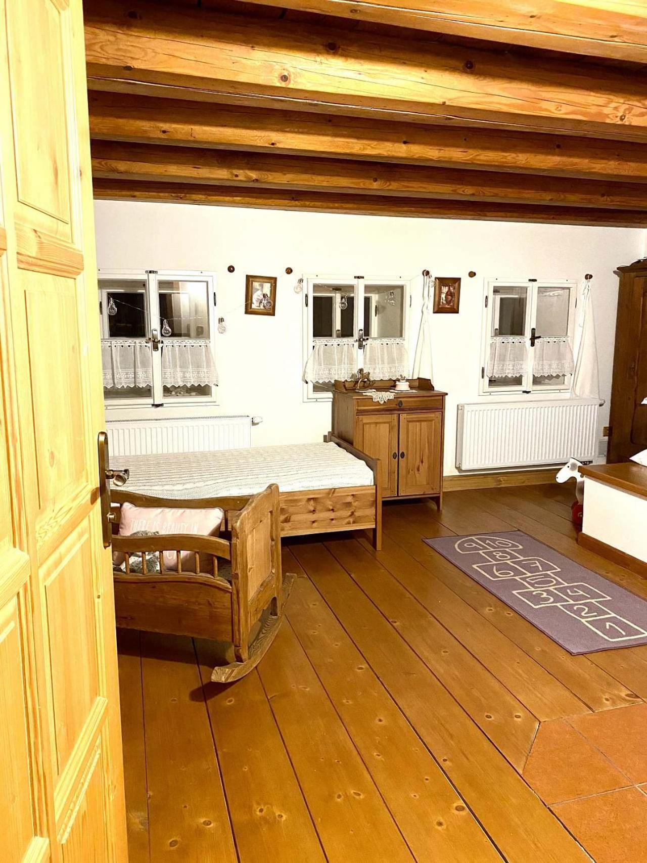Chaloupka S Rodinnou Tradici Mezimesti Exterior photo